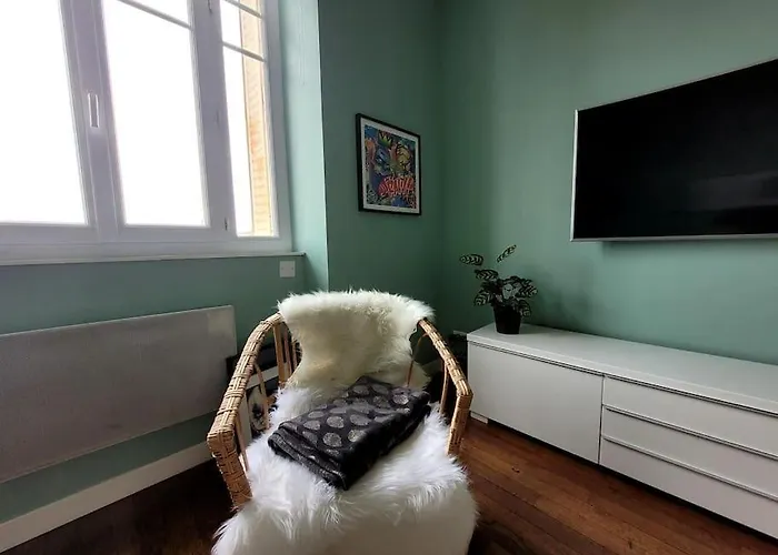 Dynastie 21 - 4 Personnes Centre * ディジョン